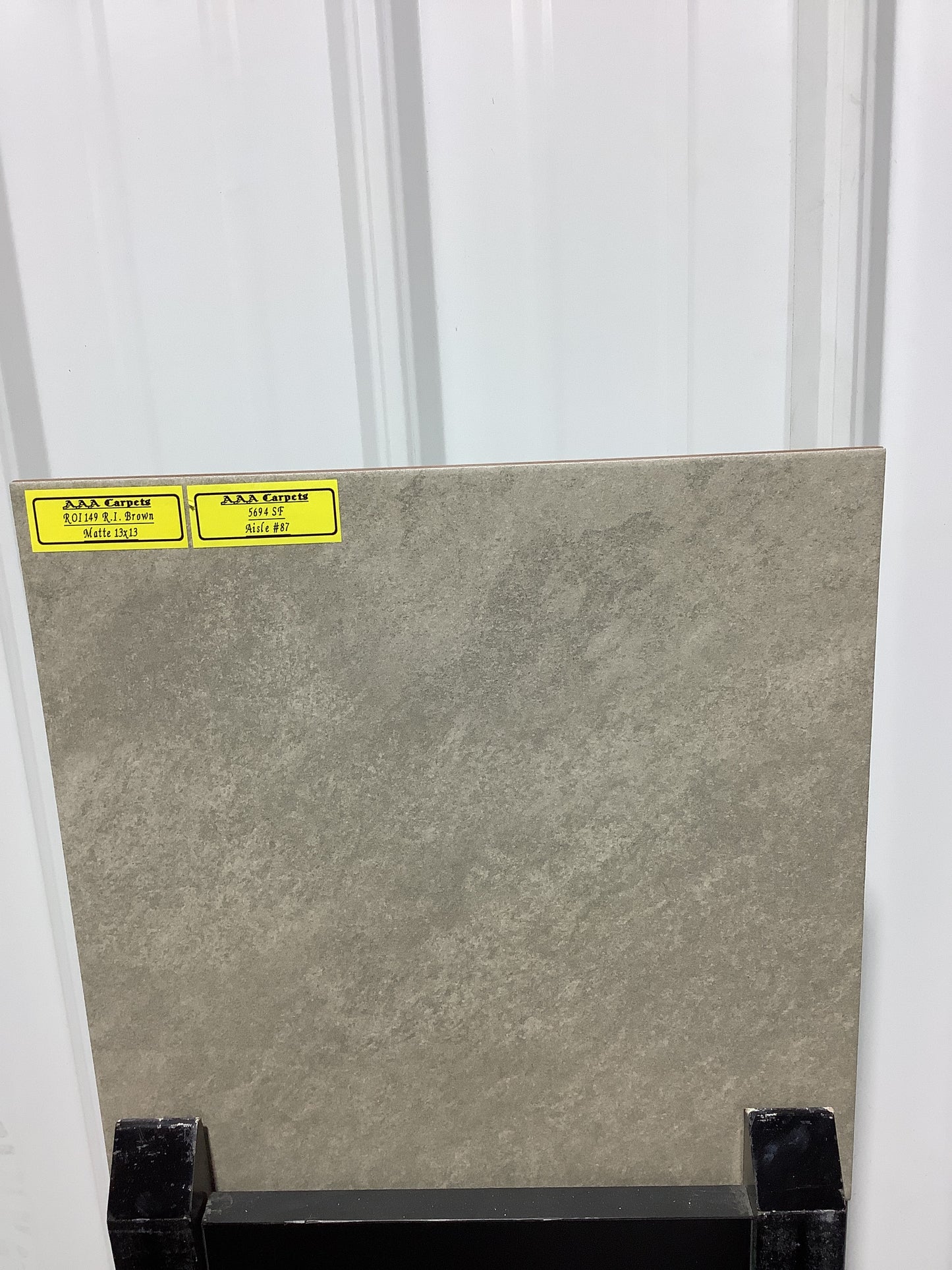 ROI149 R.I. Brown Matte 13x13 Tile