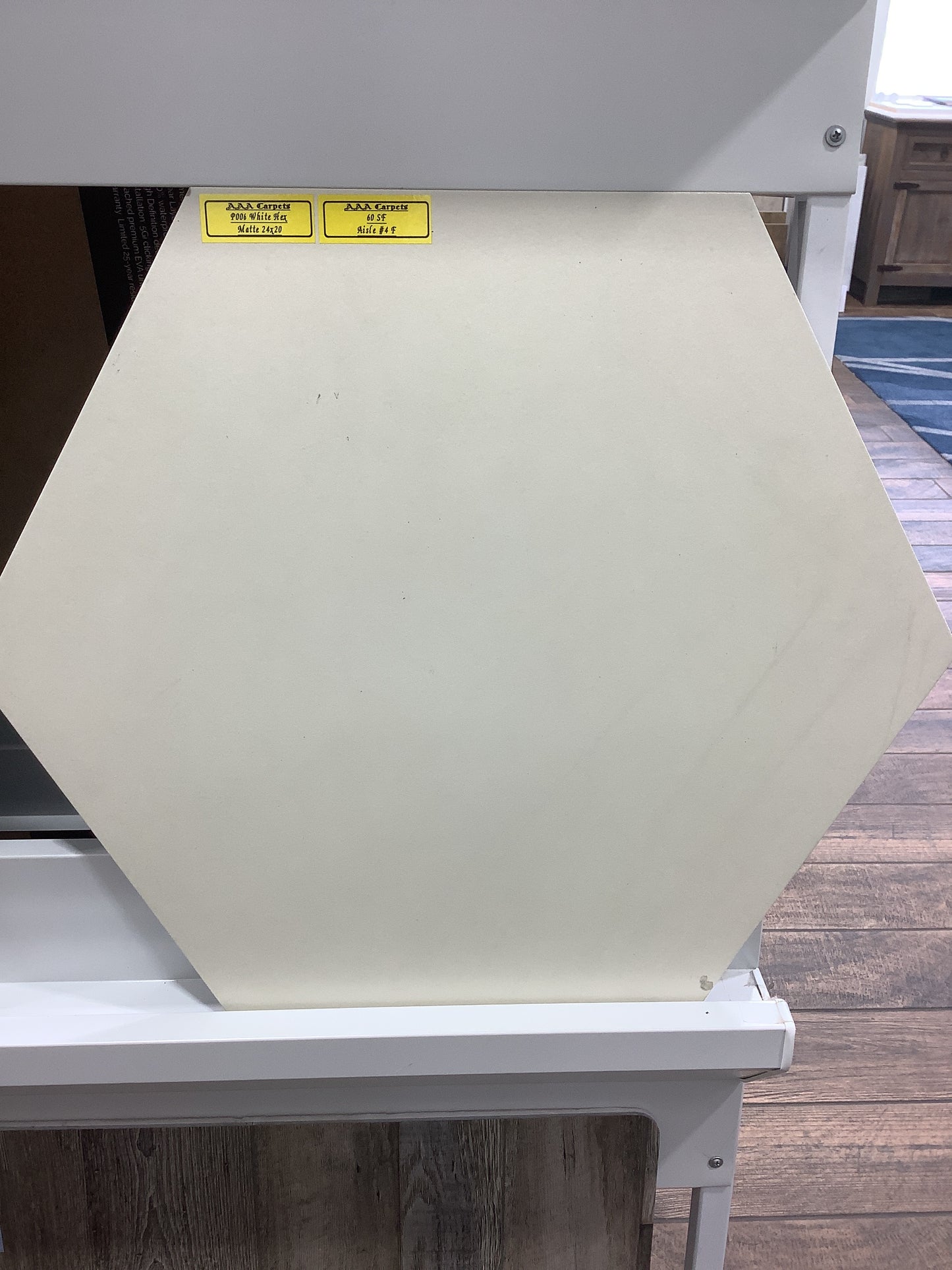 P006 White Hex Matte 24x20