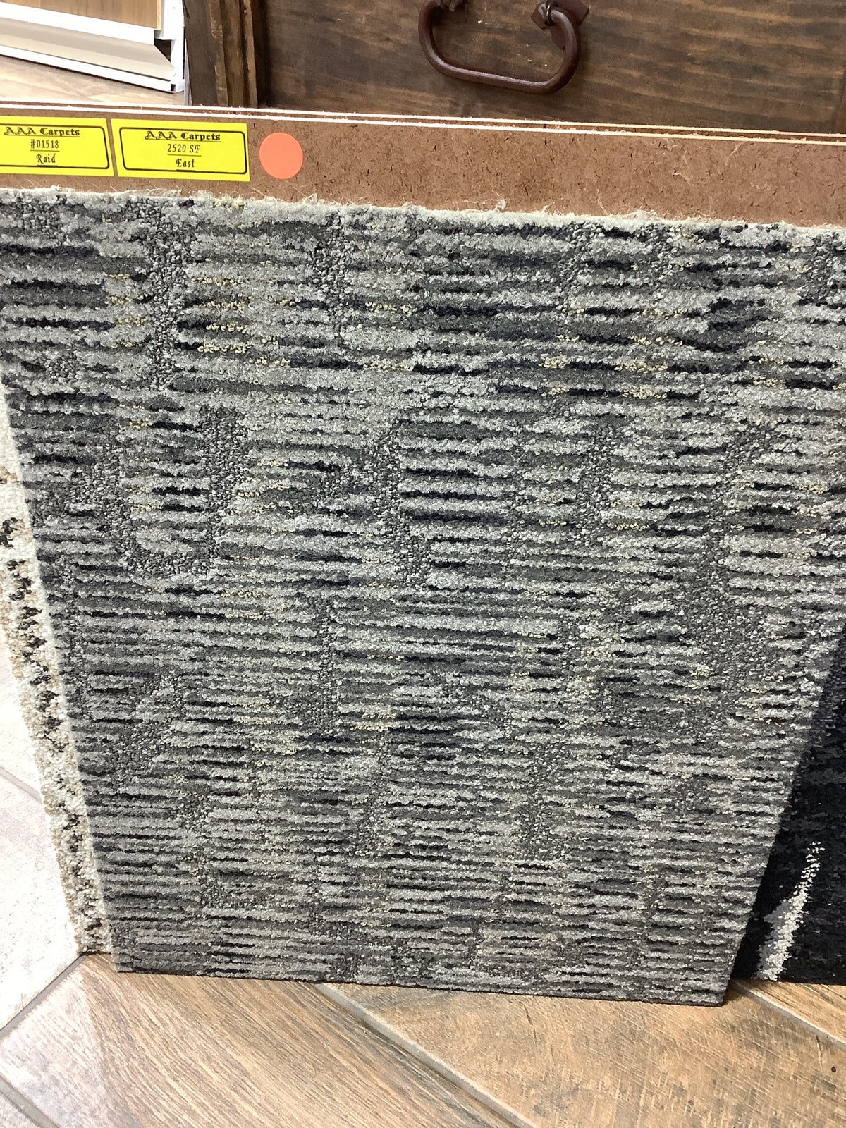 #01518 Raid Carpet Squares