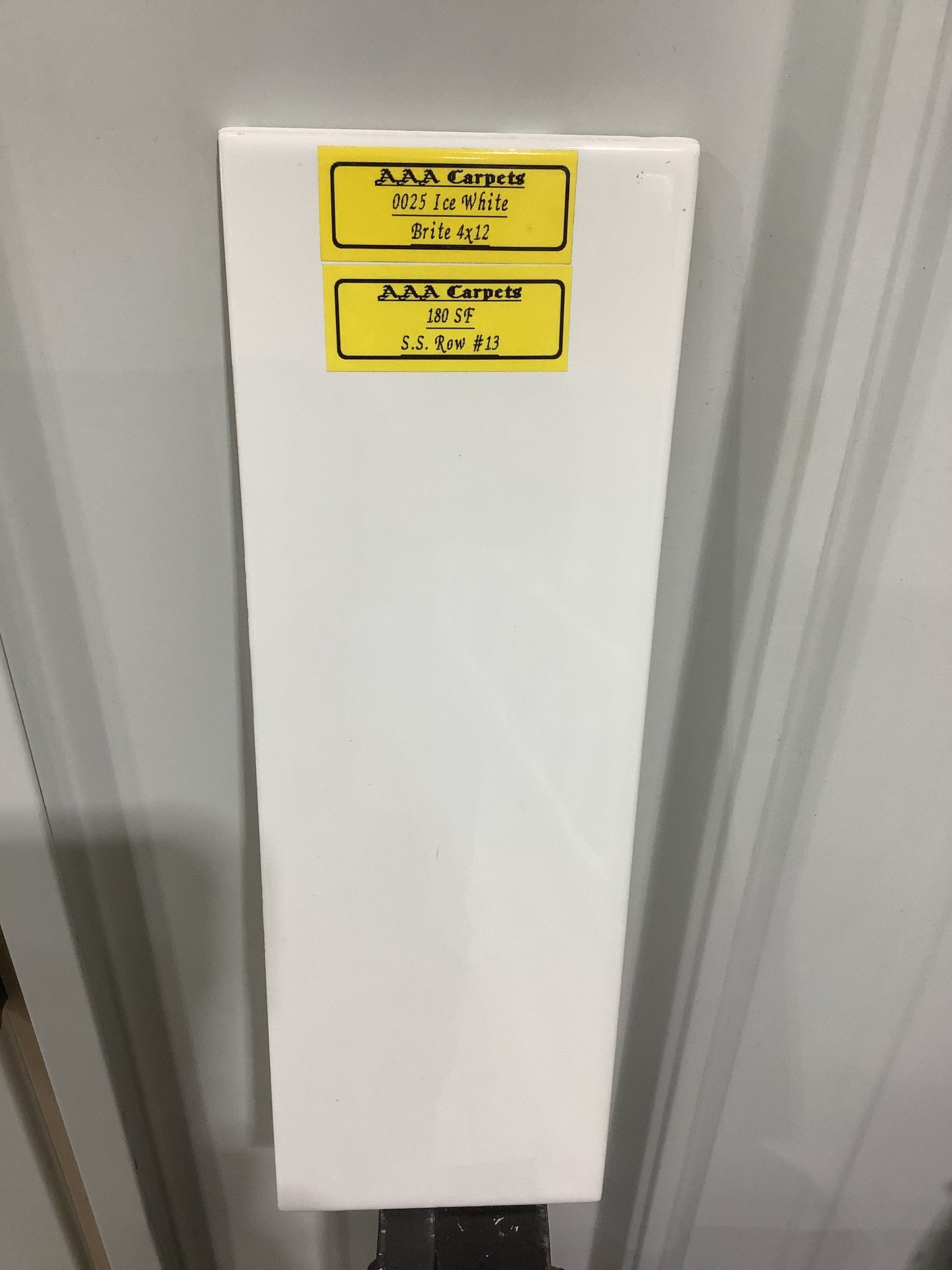 0025 Ice White Brite 4x12