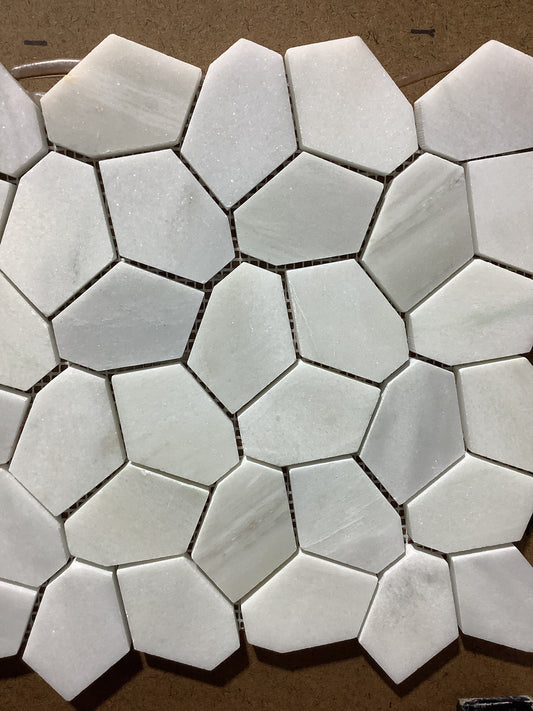 White Polygonal R.R. Polished Mosaic