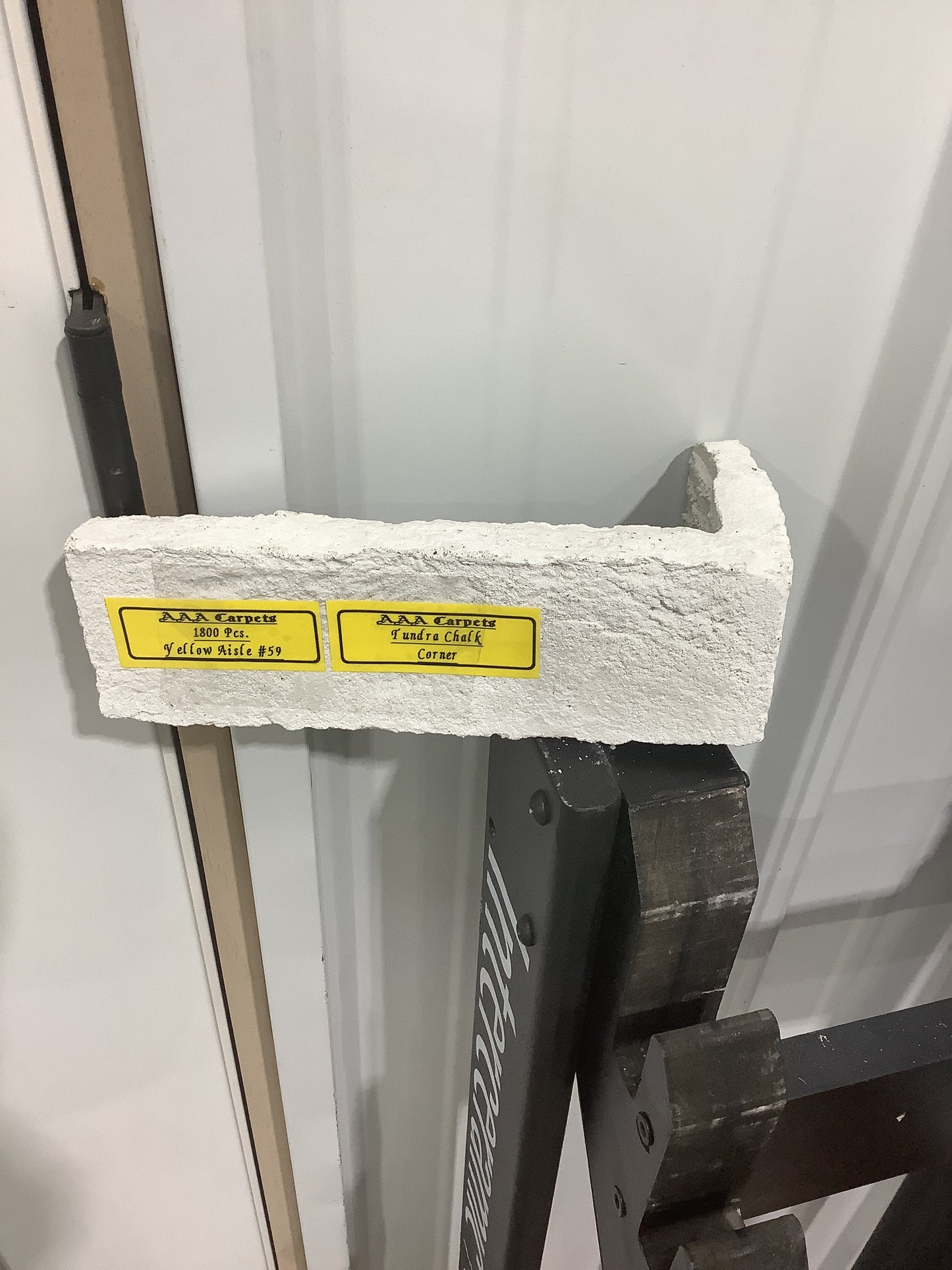 Tundra Chalk White  Brick Corner