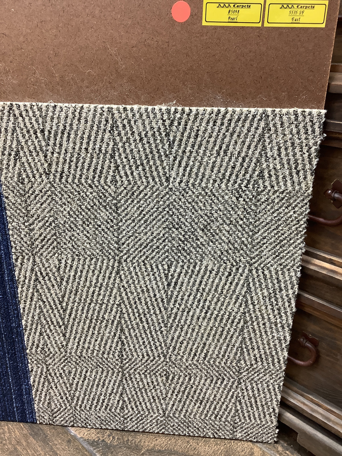 #5098 Pearl Carpet Square