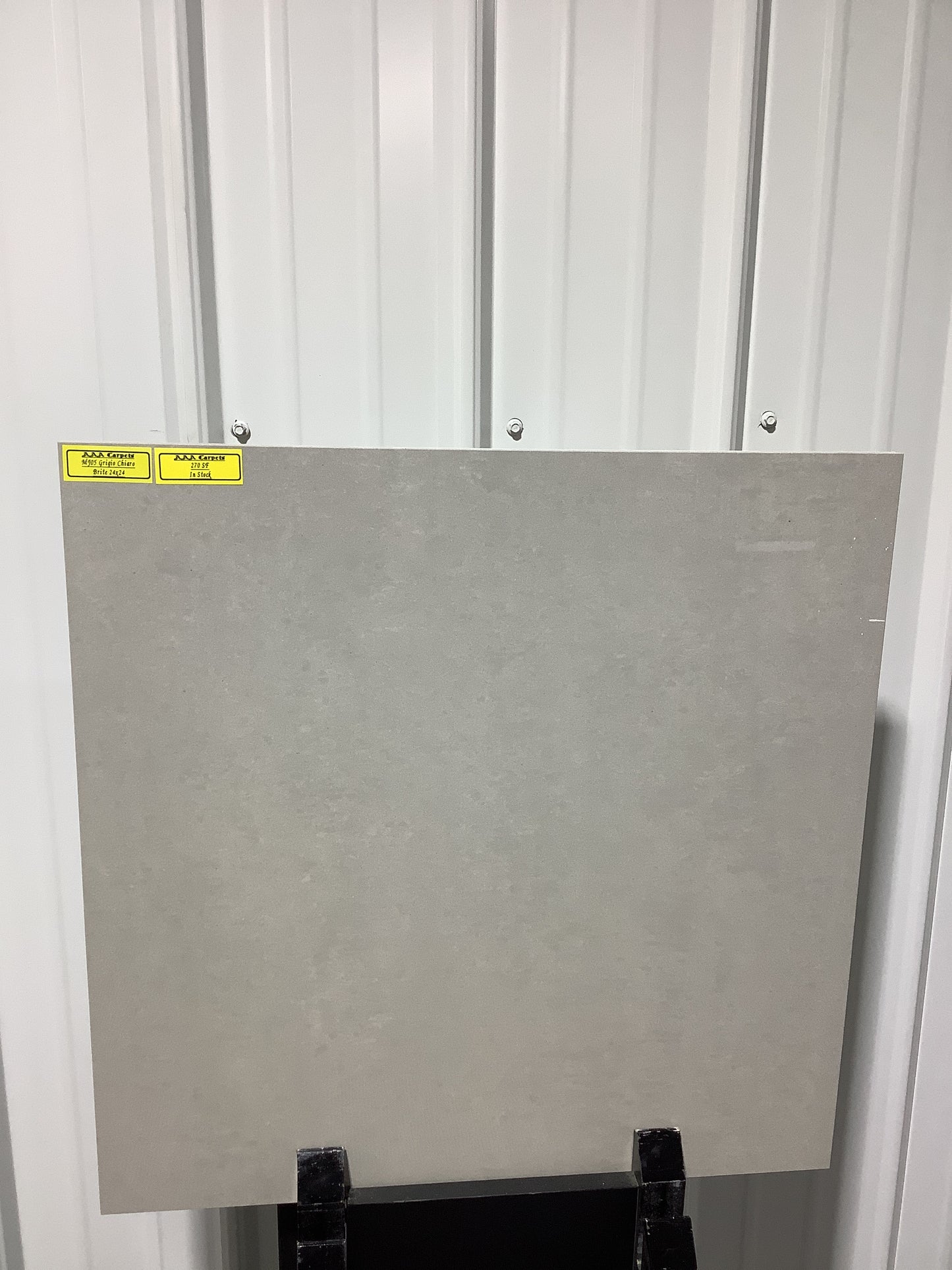 MJ05 Grigio Chiaro Brite 24x24