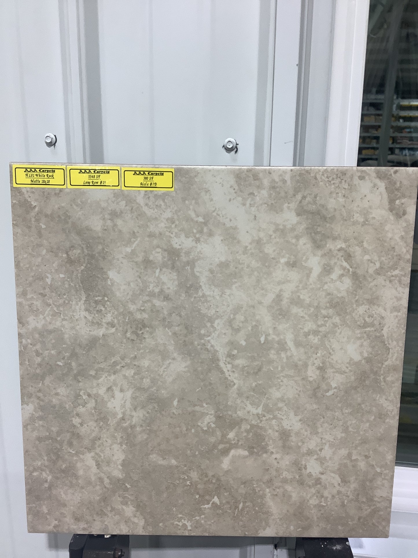 HL01 White Rock Matte 18x18 Tile